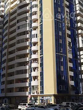 Kirayə verilir 2 otaqlı yeni tikili 80 m²