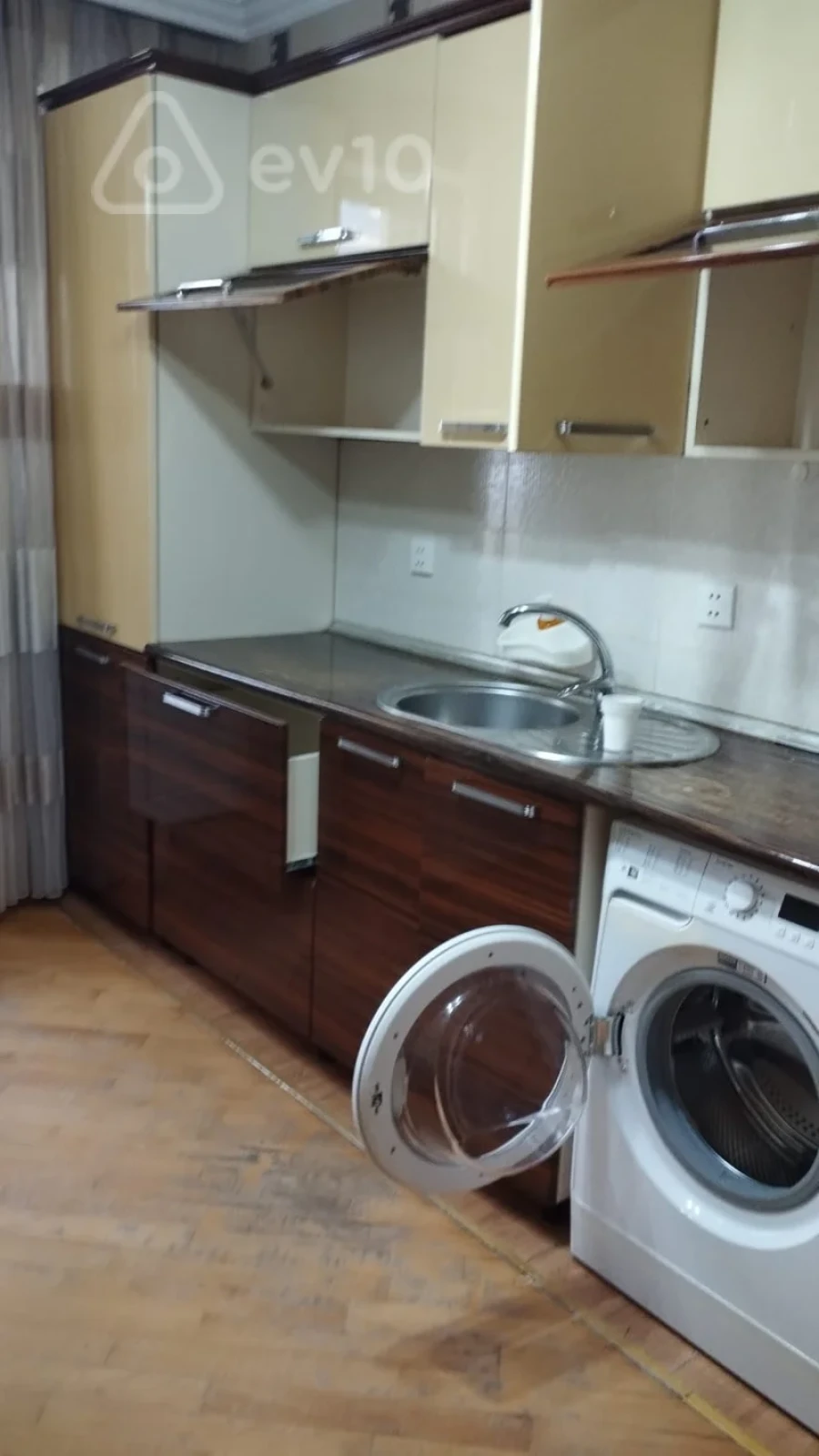Kirayə verilir 2 otaqlı yeni tikili 80 m²