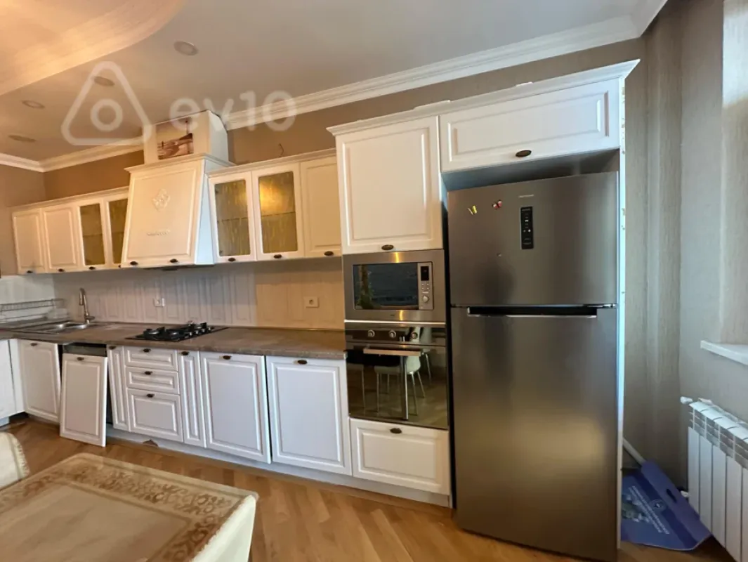 Kirayə verilir 2 otaqlı yeni tikili 110 m²