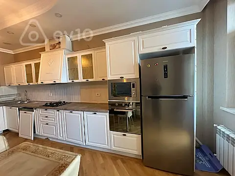 Kirayə verilir 2 otaqlı yeni tikili 110 m²