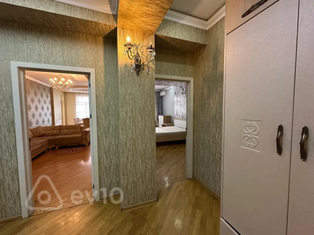 Kirayə verilir 2 otaqlı yeni tikili 110 m²