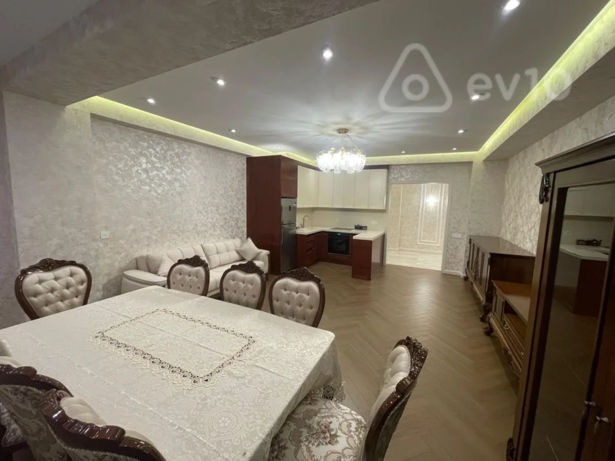 Kirayə verilir 3 otaqlı yeni tikili 120 m²