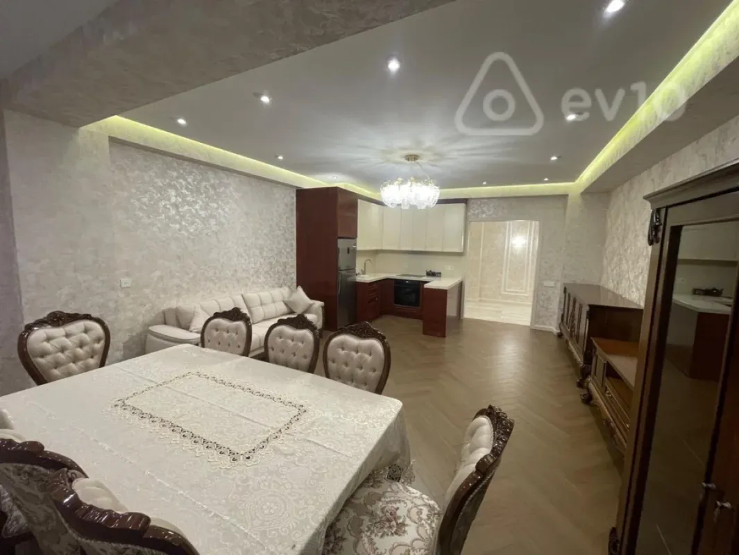 Kirayə verilir 3 otaqlı yeni tikili 120 m²