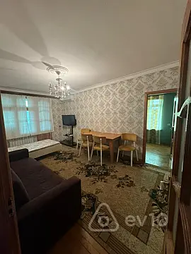 Kirayə verilir 2 otaqlı köhnə tikili 61 m²