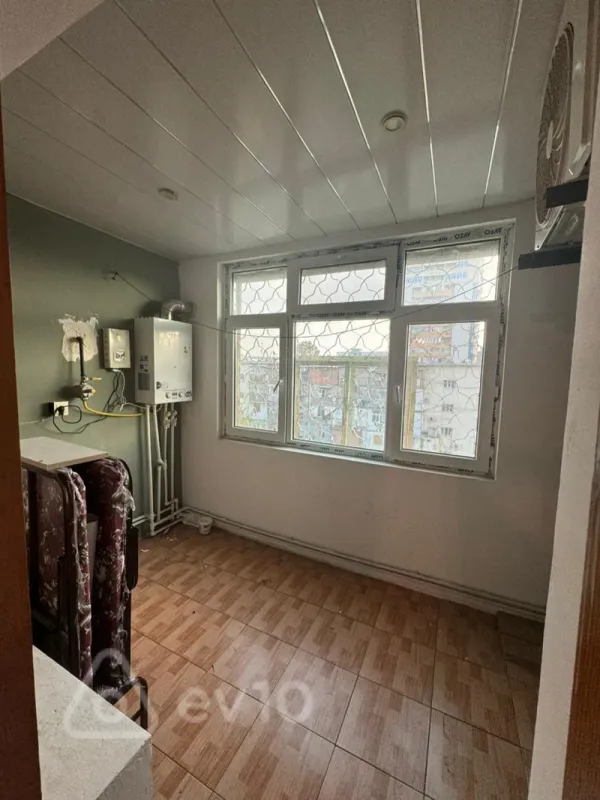 Kirayə verilir 2 otaqlı köhnə tikili 61 m²