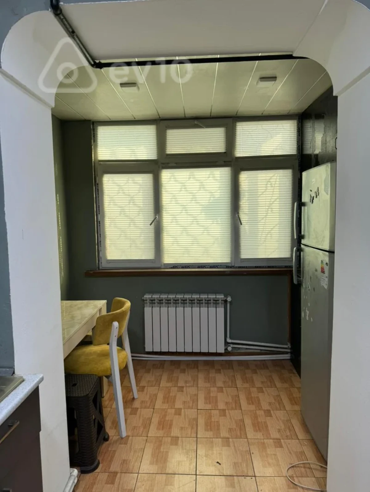 Kirayə verilir 2 otaqlı köhnə tikili 61 m²