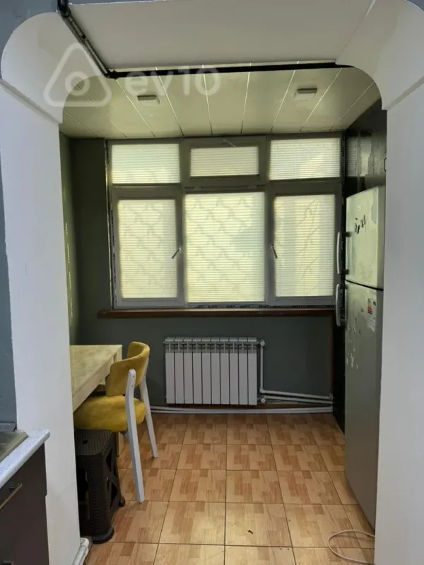 Kirayə verilir 2 otaqlı köhnə tikili 61 m²