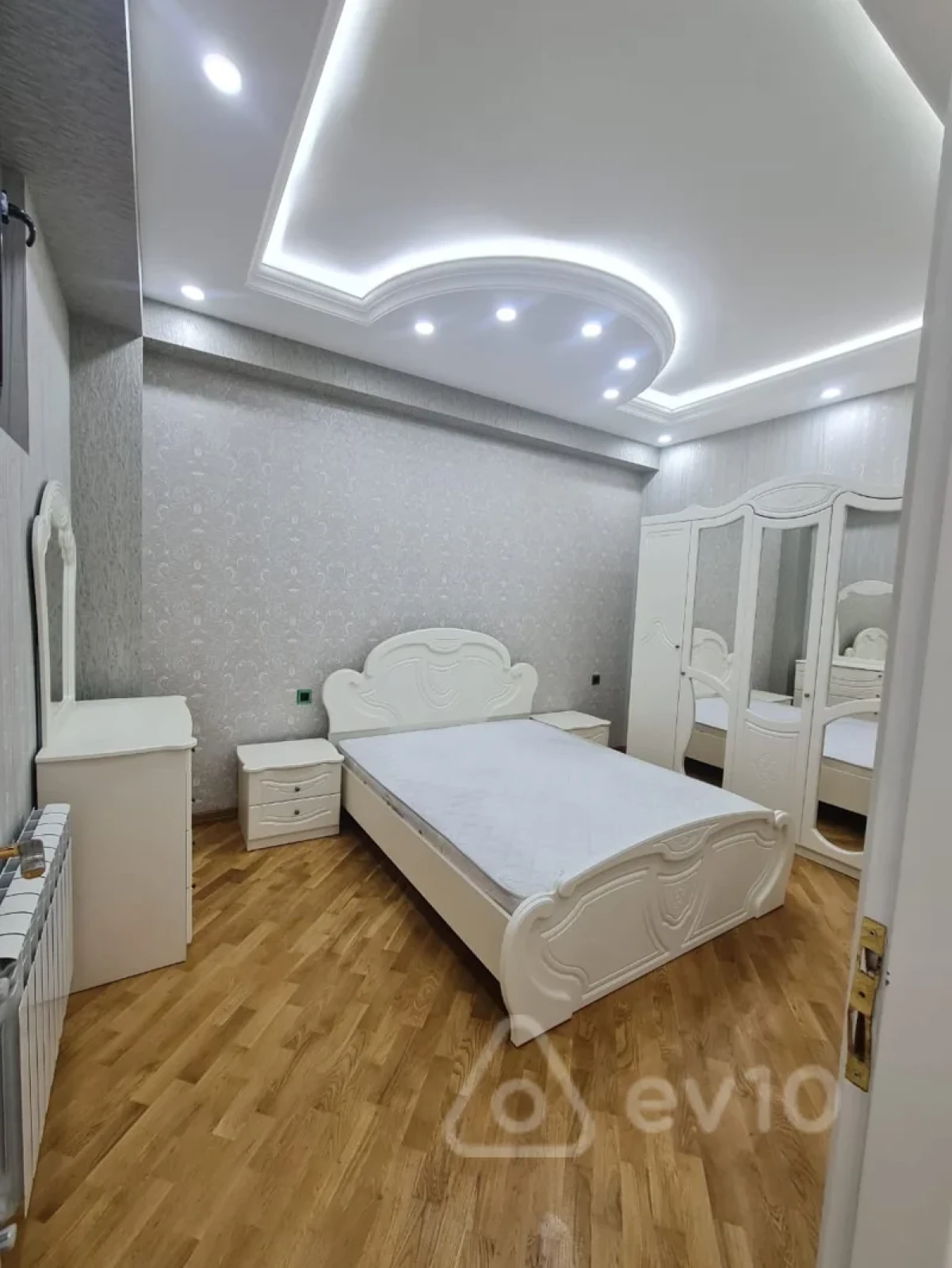 Kirayə verilir 2 otaqlı yeni tikili 90 m²