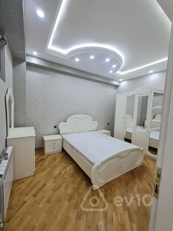 Kirayə verilir 2 otaqlı yeni tikili 90 m²