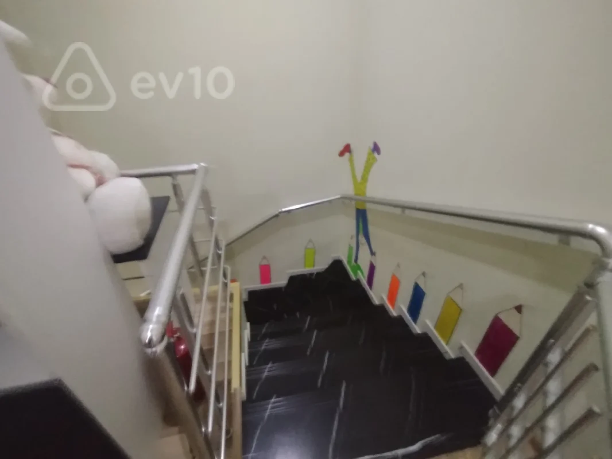 Satılır mənzil 210 m²