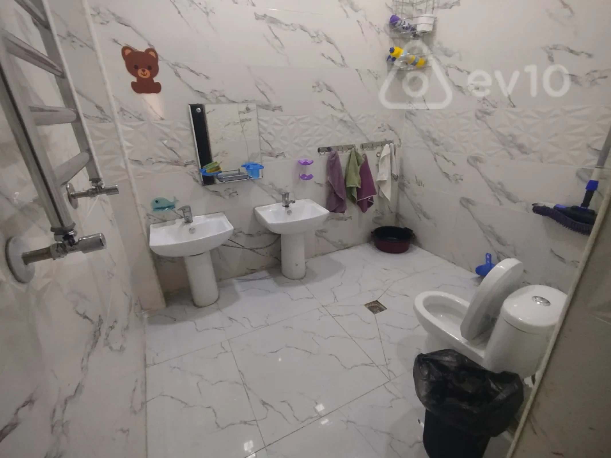 Satılır mənzil 210 m²