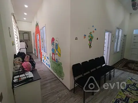 Satılır mənzil 210 m²