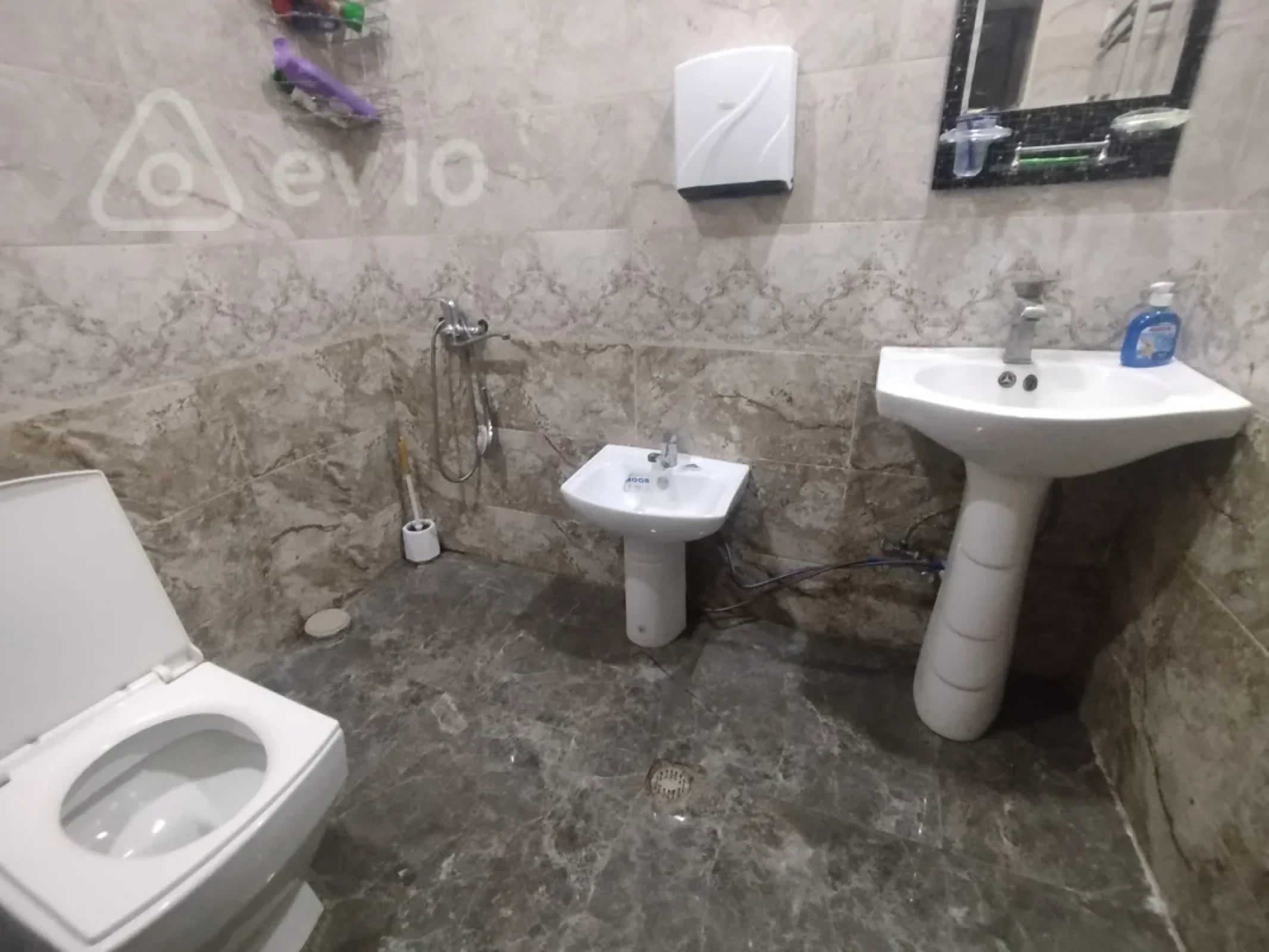 Satılır mənzil 210 m²