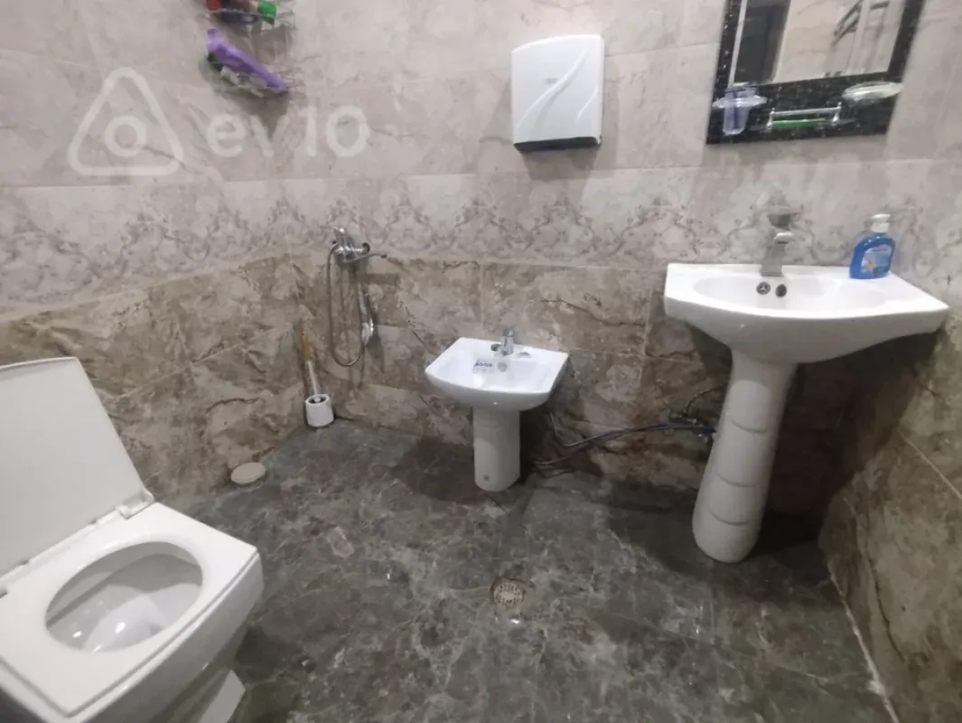 Satılır mənzil 210 m²