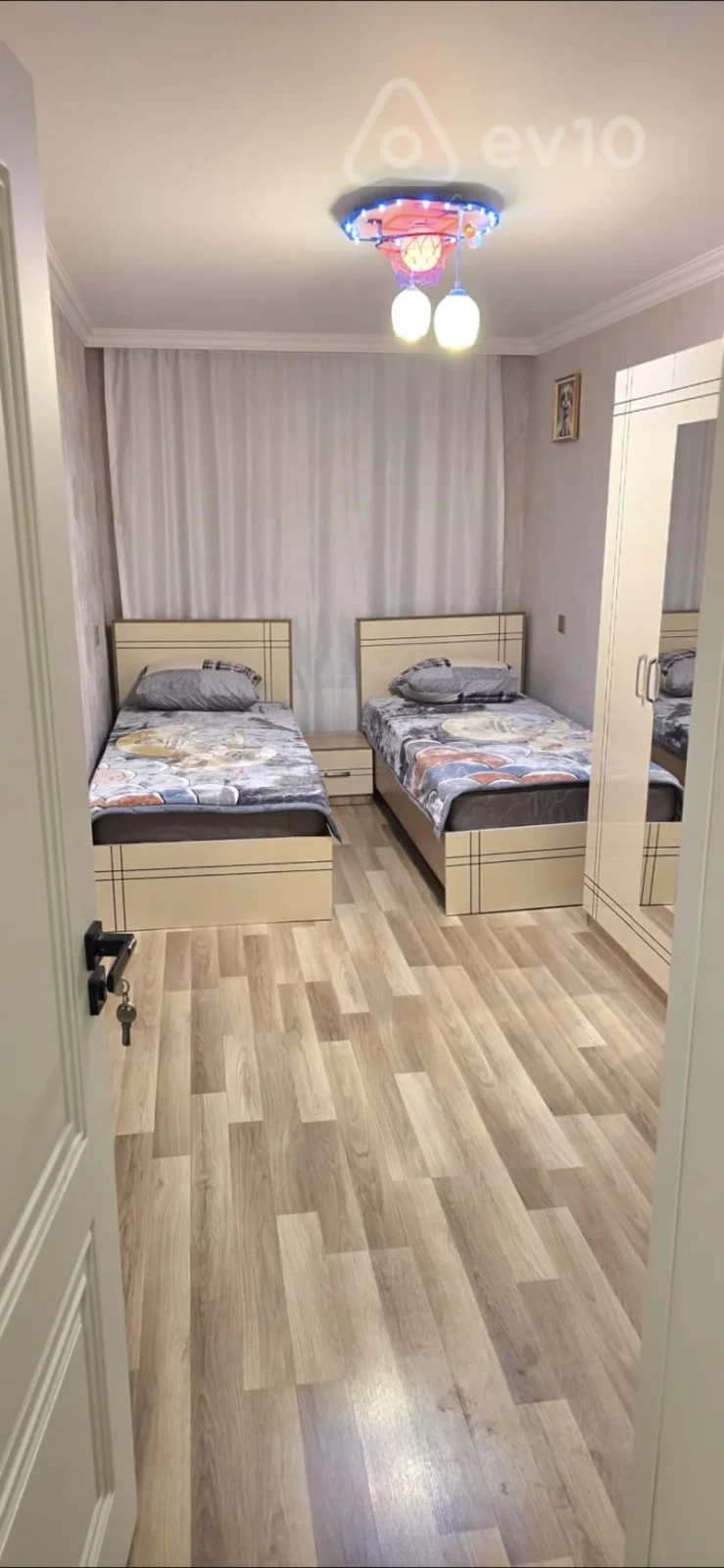 Kirayə verilir 3 otaqlı yeni tikili 70 m²