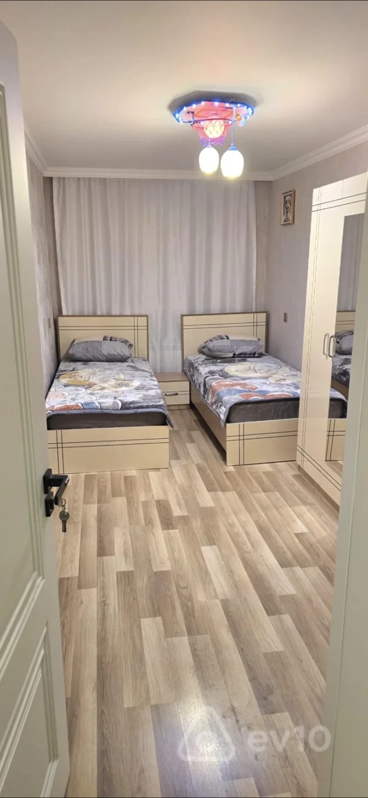 Kirayə verilir 3 otaqlı yeni tikili 70 m²