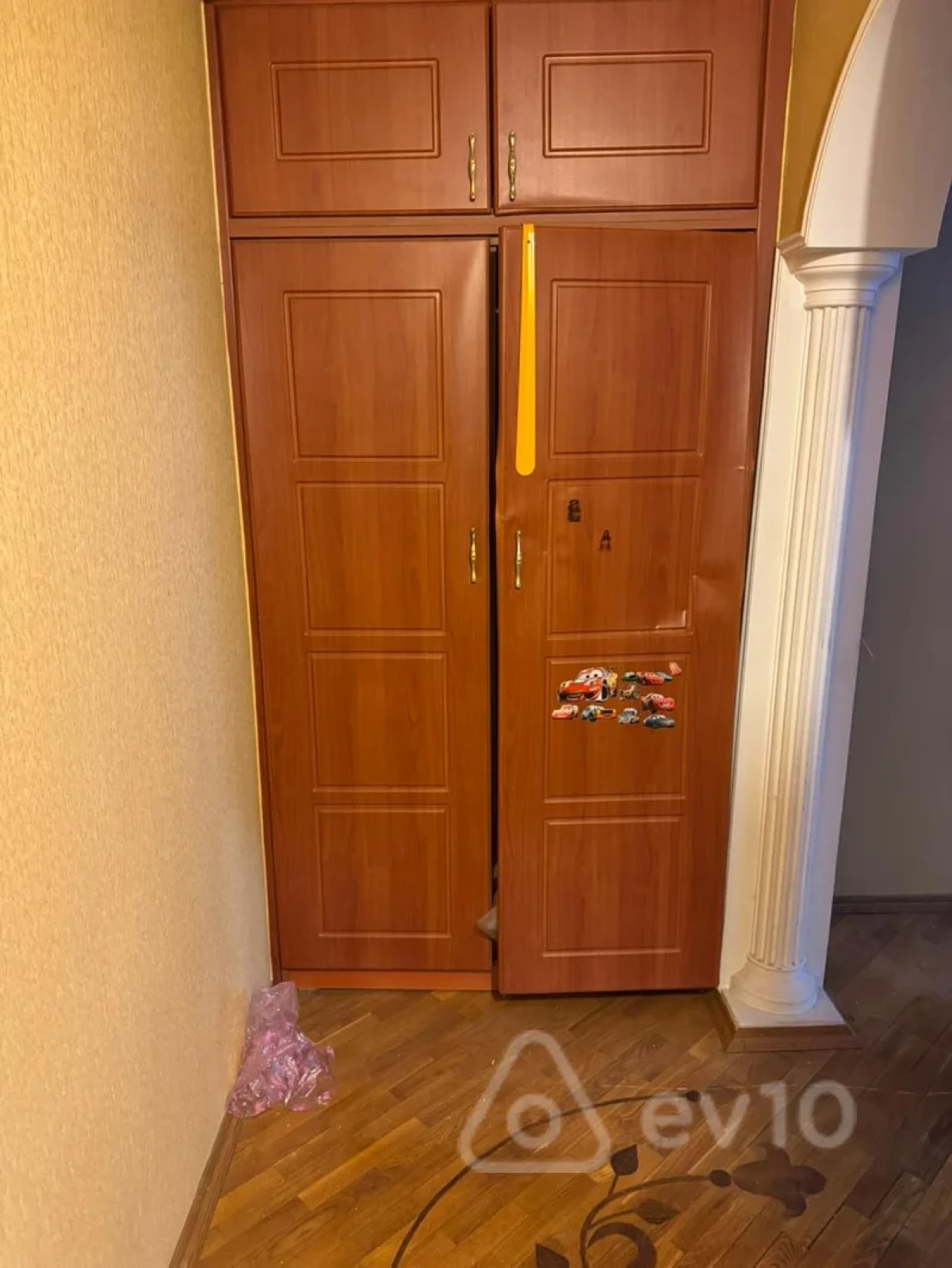 Satılır 2 otaqlı köhnə tikili 75 m²