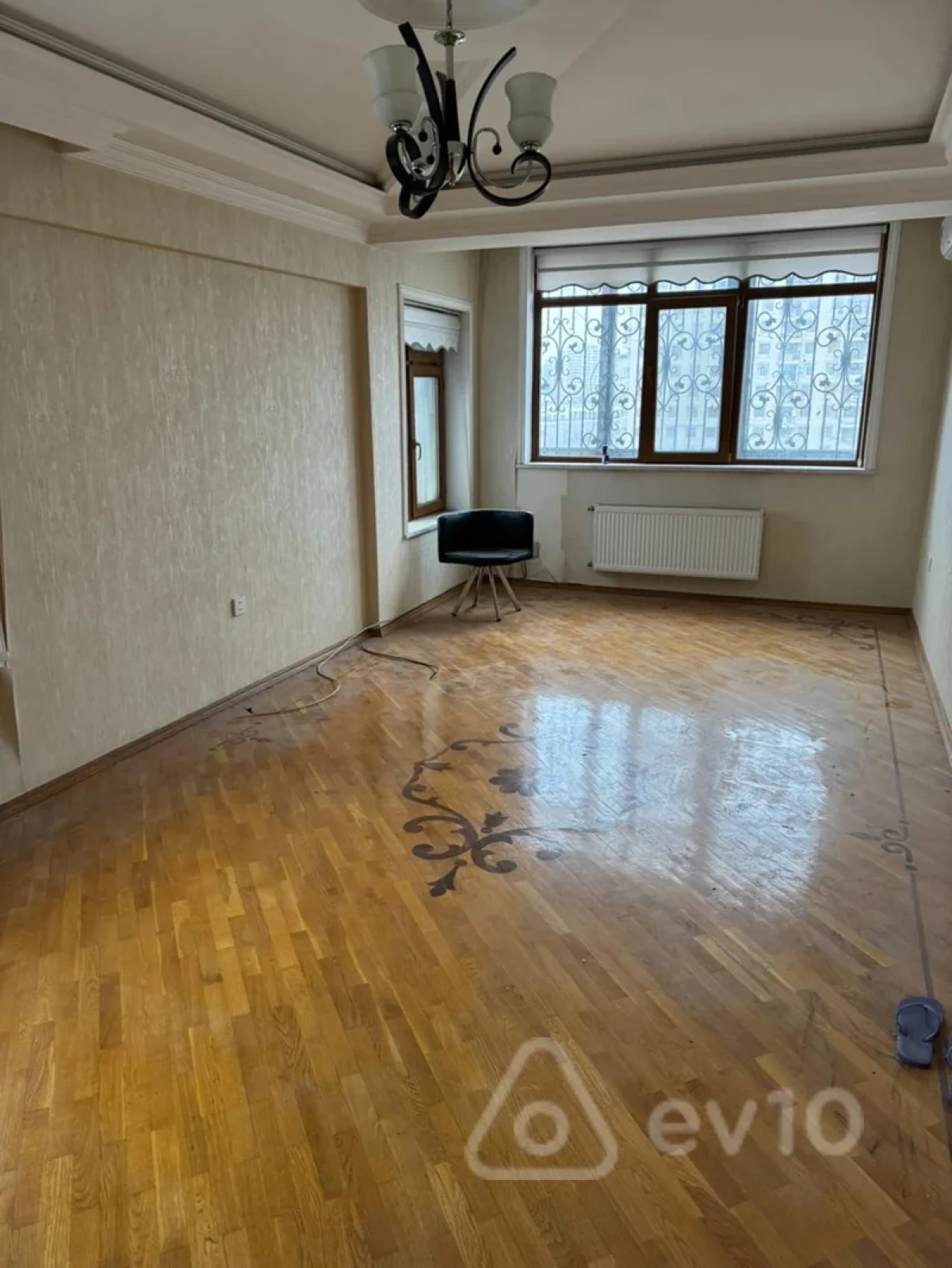 Satılır 2 otaqlı köhnə tikili 75 m²