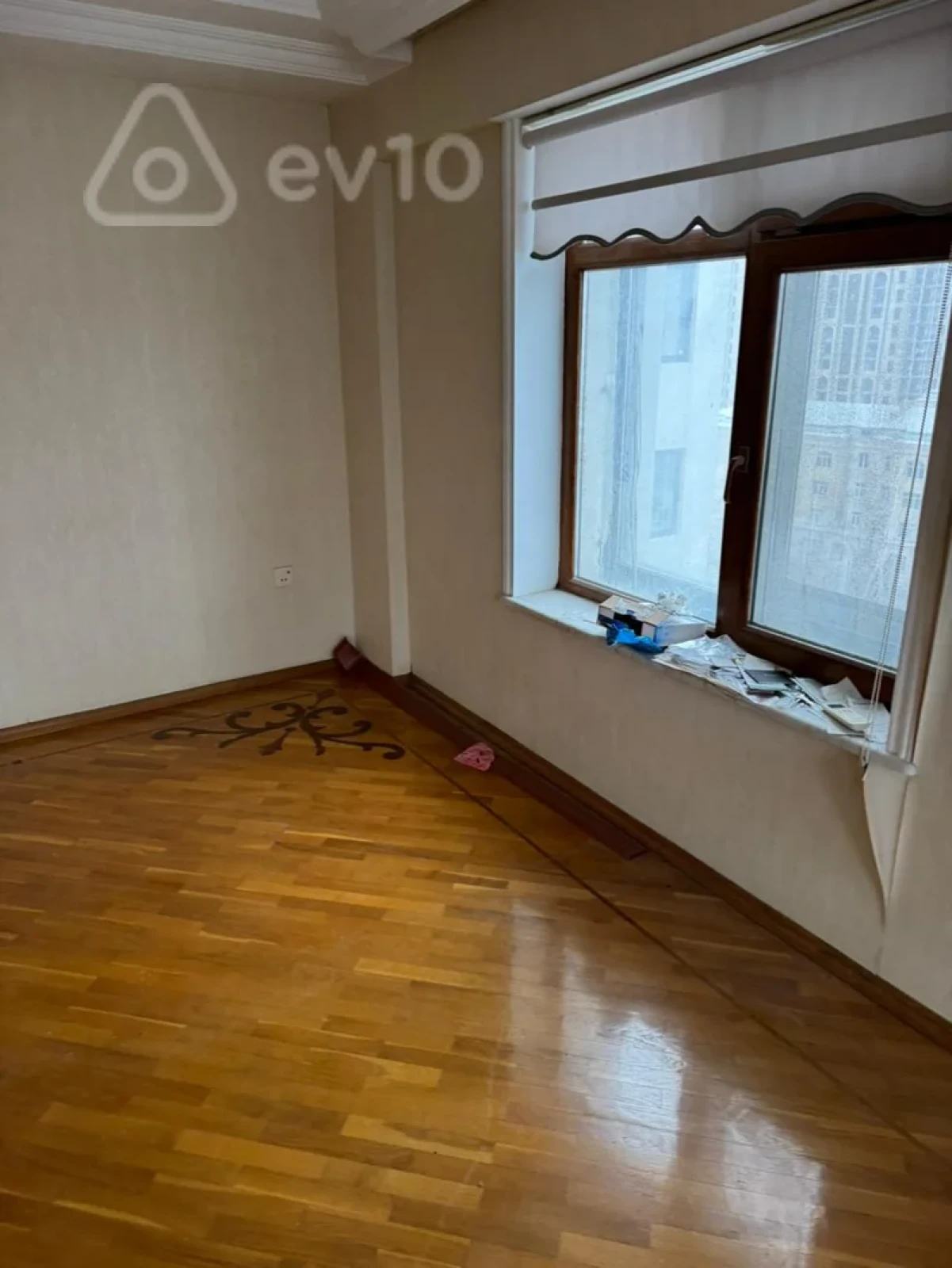 Satılır 2 otaqlı köhnə tikili 75 m²