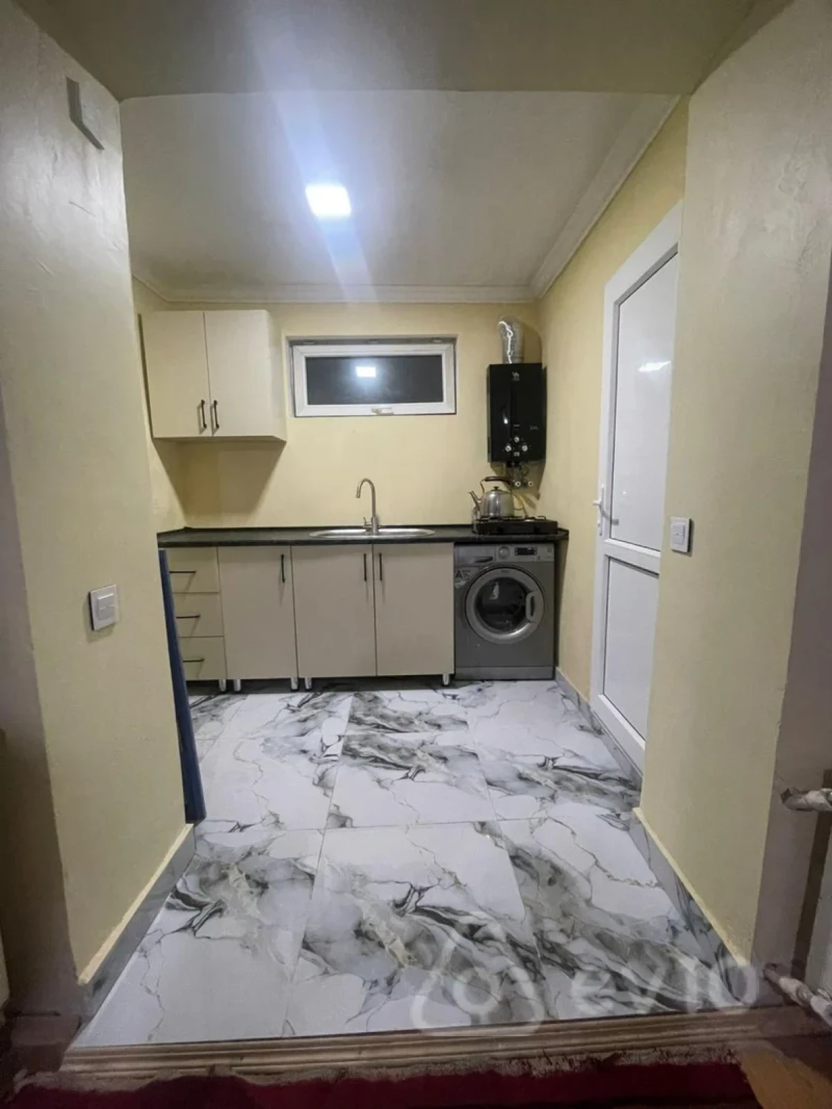 Kirayə verilir 1 otaqlı həyət evi 30 m²