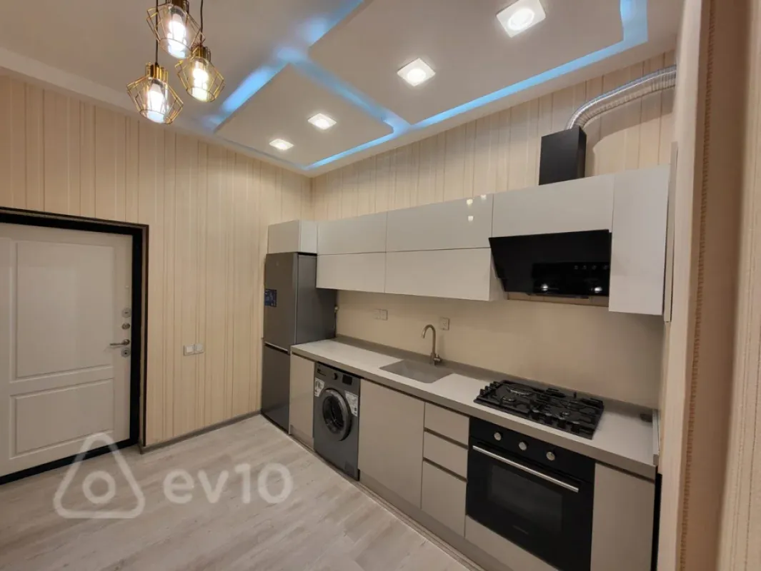 Kirayə verilir 2 otaqlı yeni tikili 80 m²
