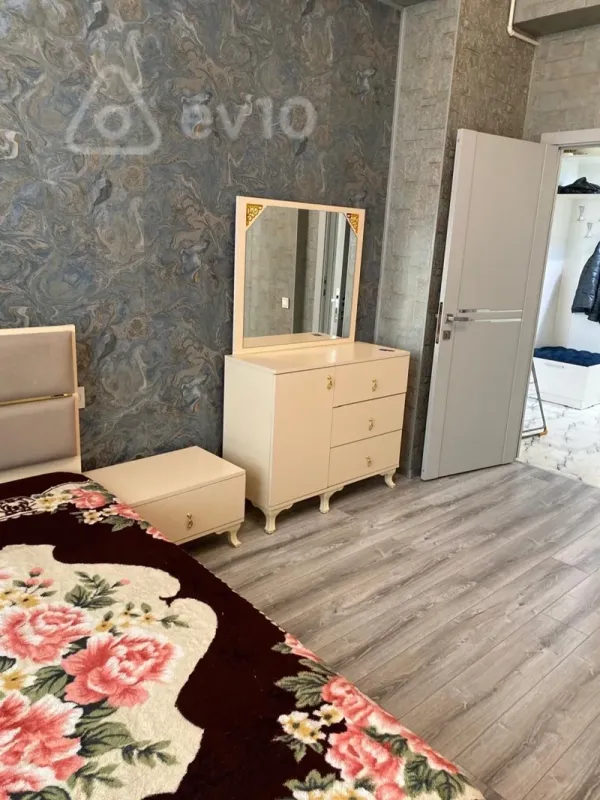 Kirayə verilir 2 otaqlı yeni tikili 65 m²