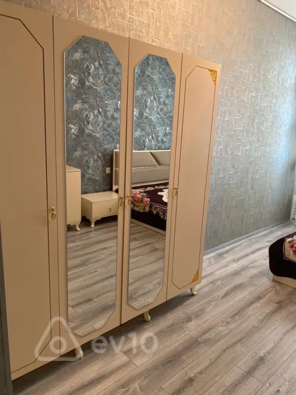 Kirayə verilir 2 otaqlı yeni tikili 65 m²