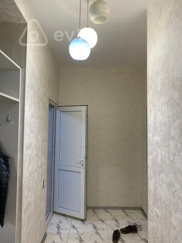Kirayə verilir 2 otaqlı yeni tikili 65 m²
