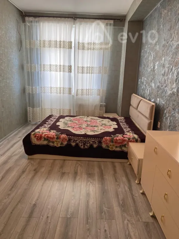 Kirayə verilir 2 otaqlı yeni tikili 65 m²