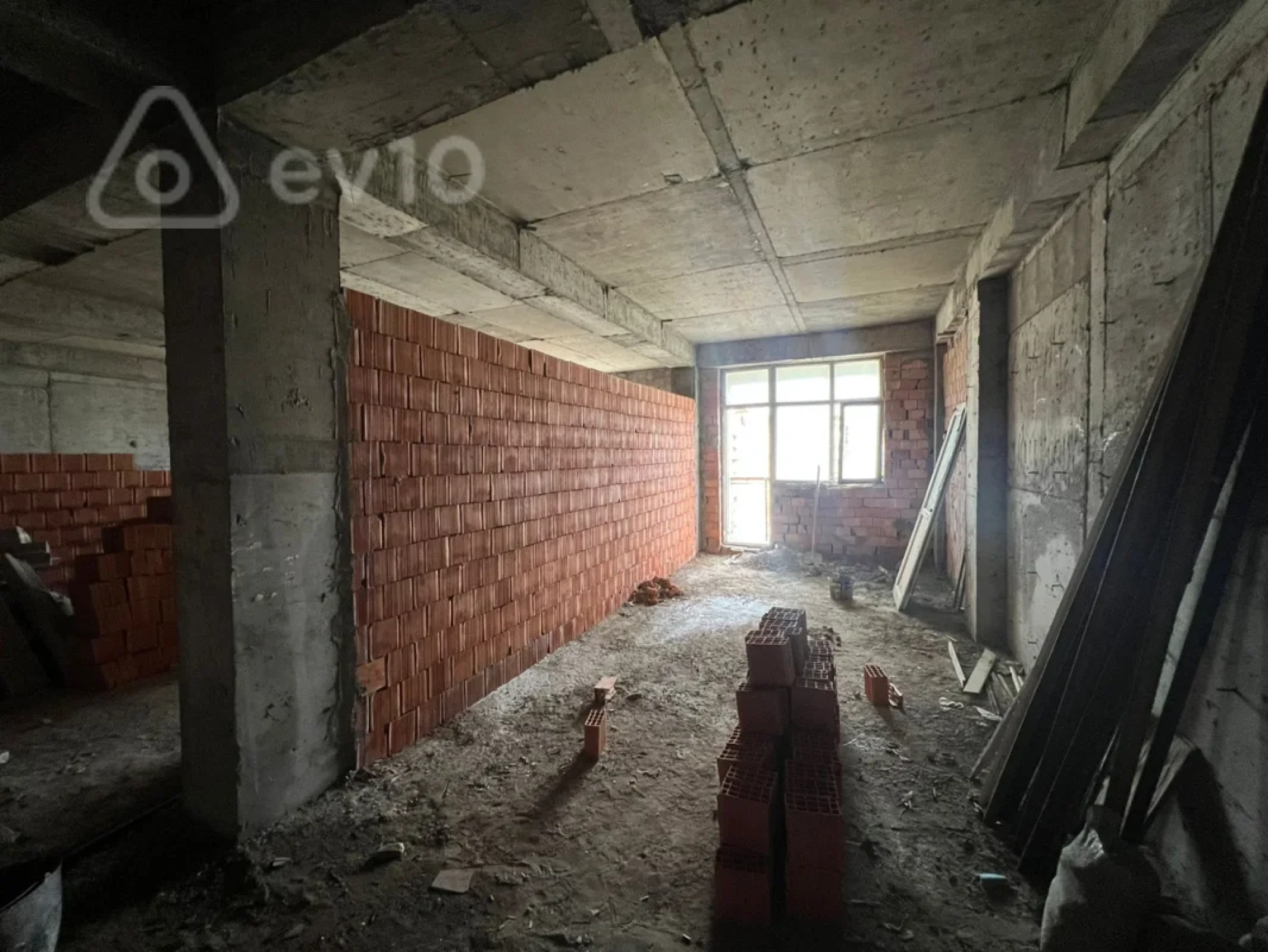 Satılır 4 otaqlı yeni tikili 250 m²