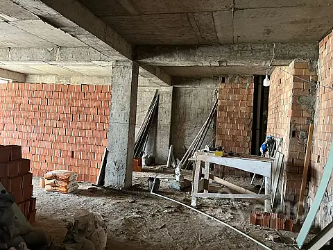 Satılır 4 otaqlı yeni tikili 250 m²