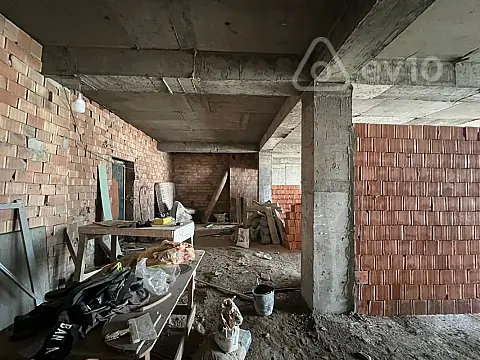 Satılır 4 otaqlı yeni tikili 250 m²