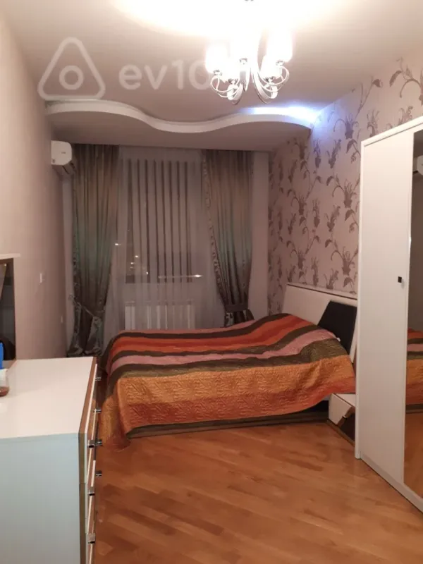 Kirayə verilir 2 otaqlı yeni tikili 85 m²