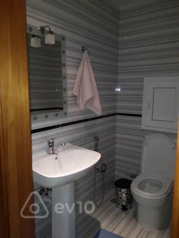 Kirayə verilir 2 otaqlı yeni tikili 85 m²