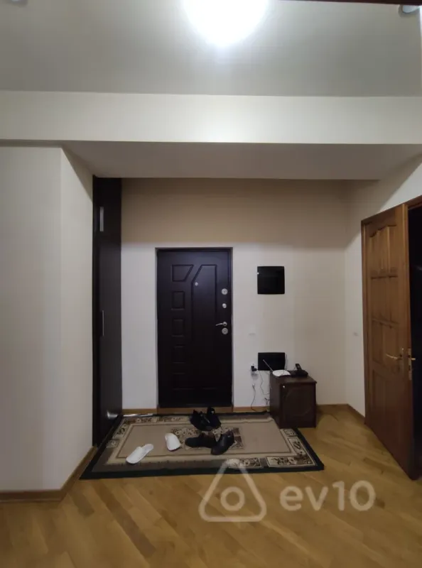 Kirayə verilir 2 otaqlı yeni tikili 85 m²