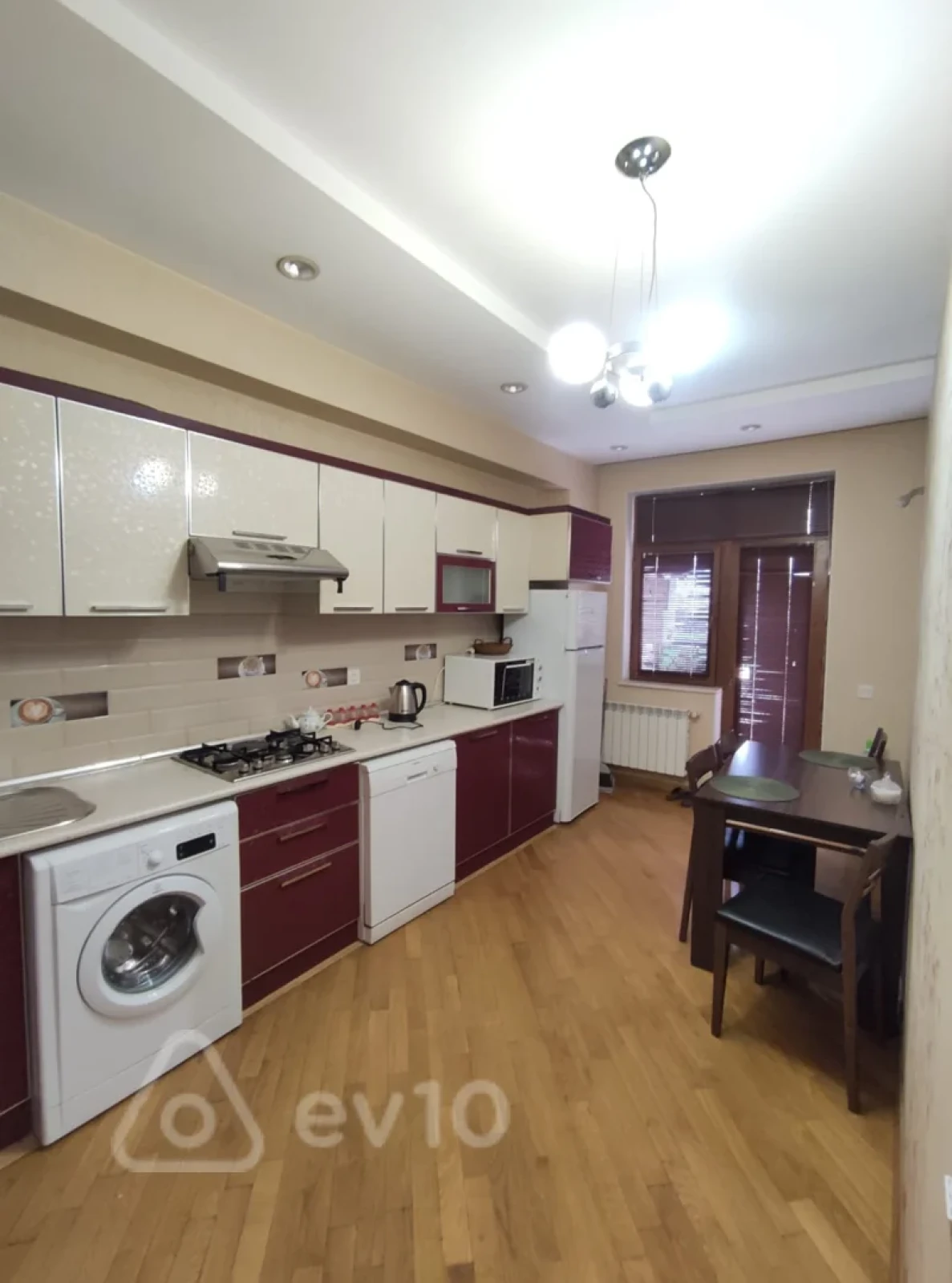 Kirayə verilir 2 otaqlı yeni tikili 85 m²