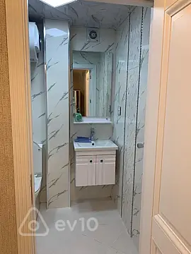 Kirayə verilir 2 otaqlı köhnə tikili 72 m²