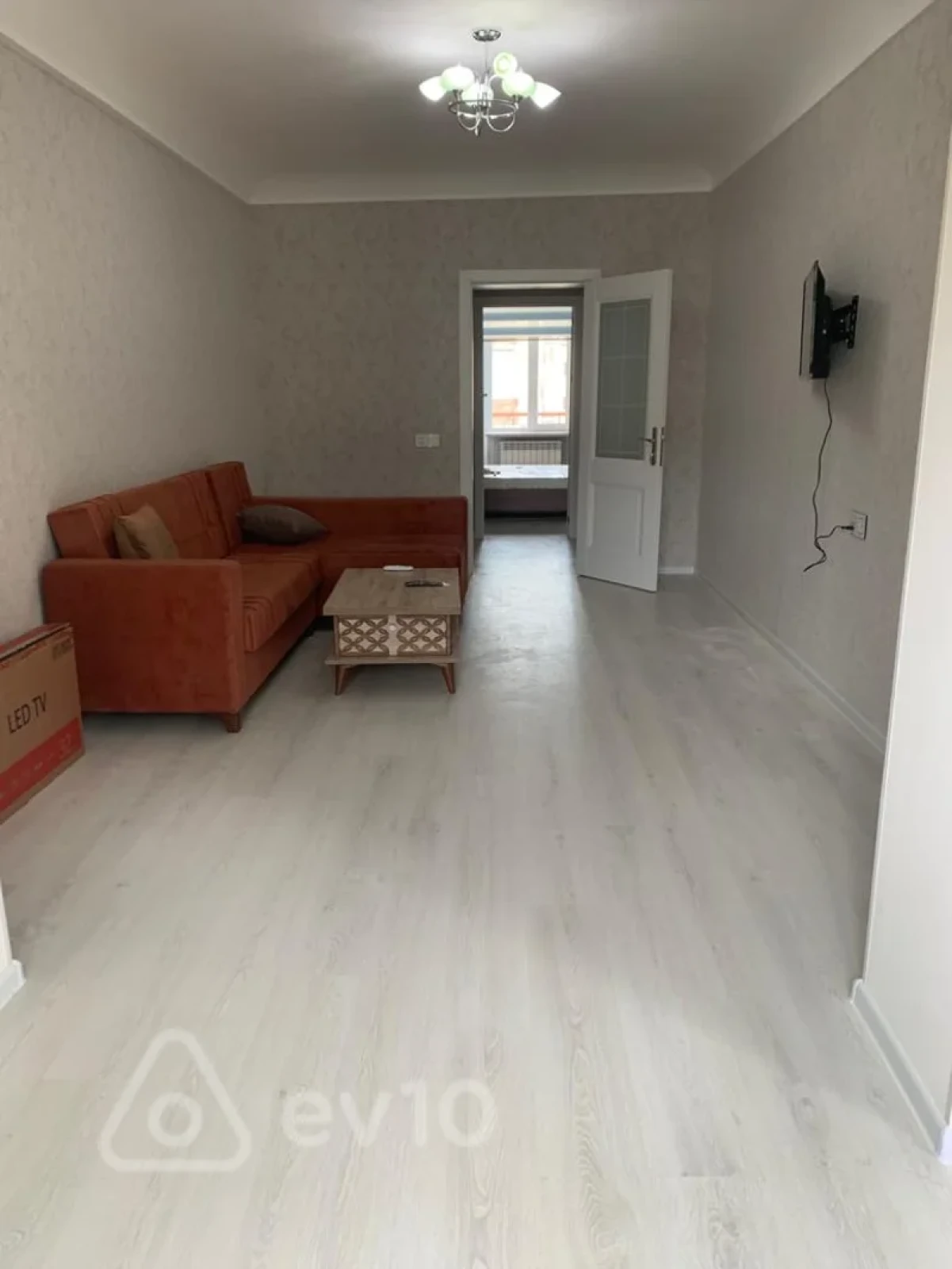 Kirayə verilir 2 otaqlı köhnə tikili 72 m²