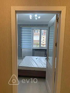 Kirayə verilir 2 otaqlı köhnə tikili 72 m²