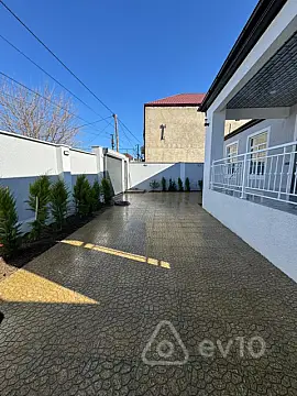 Satılır 4 otaqlı həyət evi 150 m²