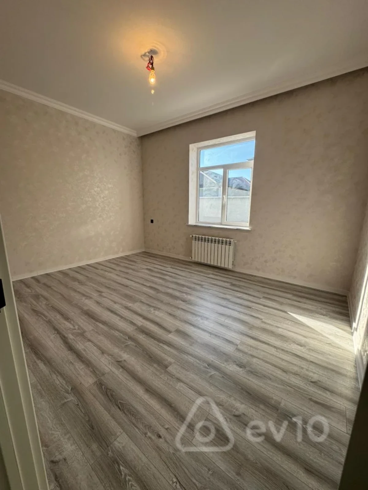 Satılır 4 otaqlı həyət evi 150 m²