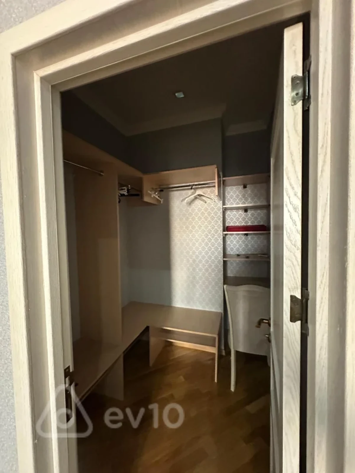 Kirayə verilir 2 otaqlı yeni tikili 115 m²