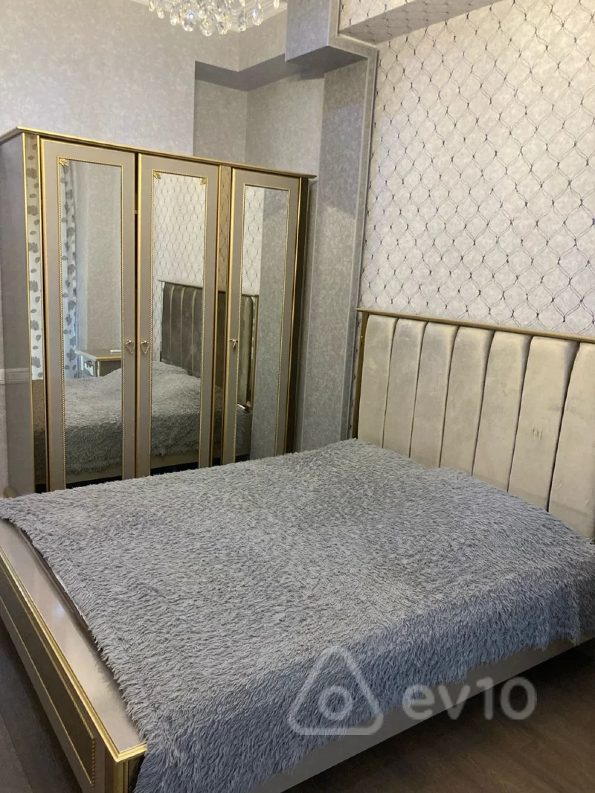 Kirayə verilir 3 otaqlı yeni tikili 130 m²