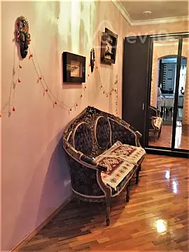 Kirayə verilir 2 otaqlı köhnə tikili 70 m²