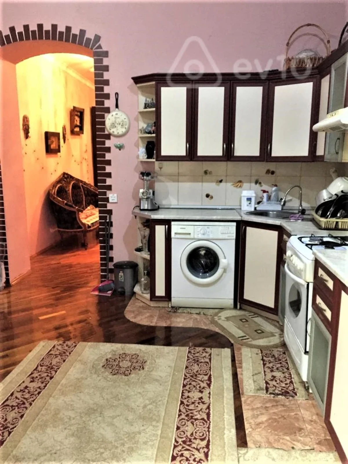 Kirayə verilir 2 otaqlı köhnə tikili 70 m²
