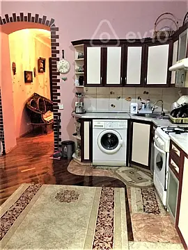 Kirayə verilir 2 otaqlı köhnə tikili 70 m²