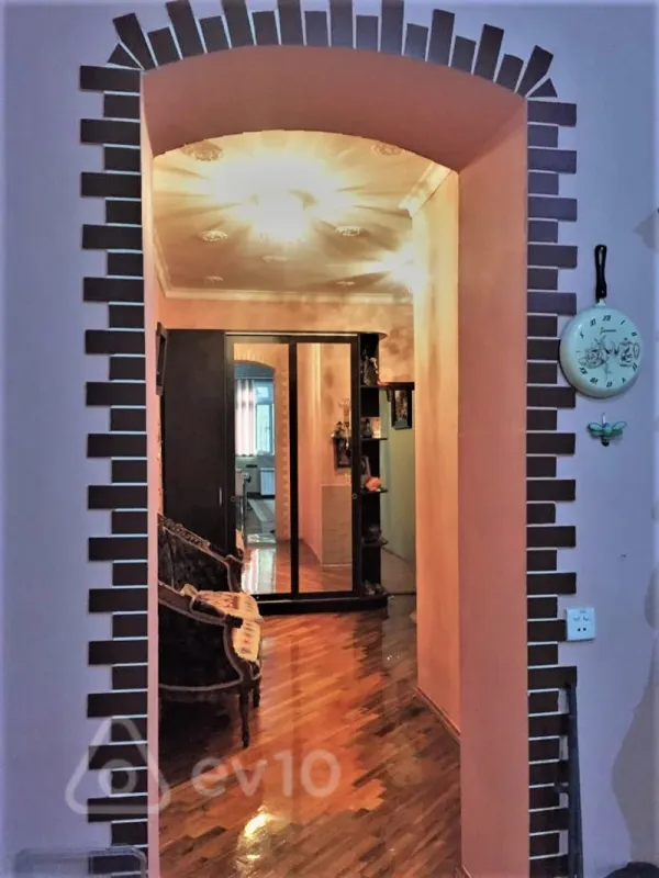 Kirayə verilir 2 otaqlı köhnə tikili 70 m²