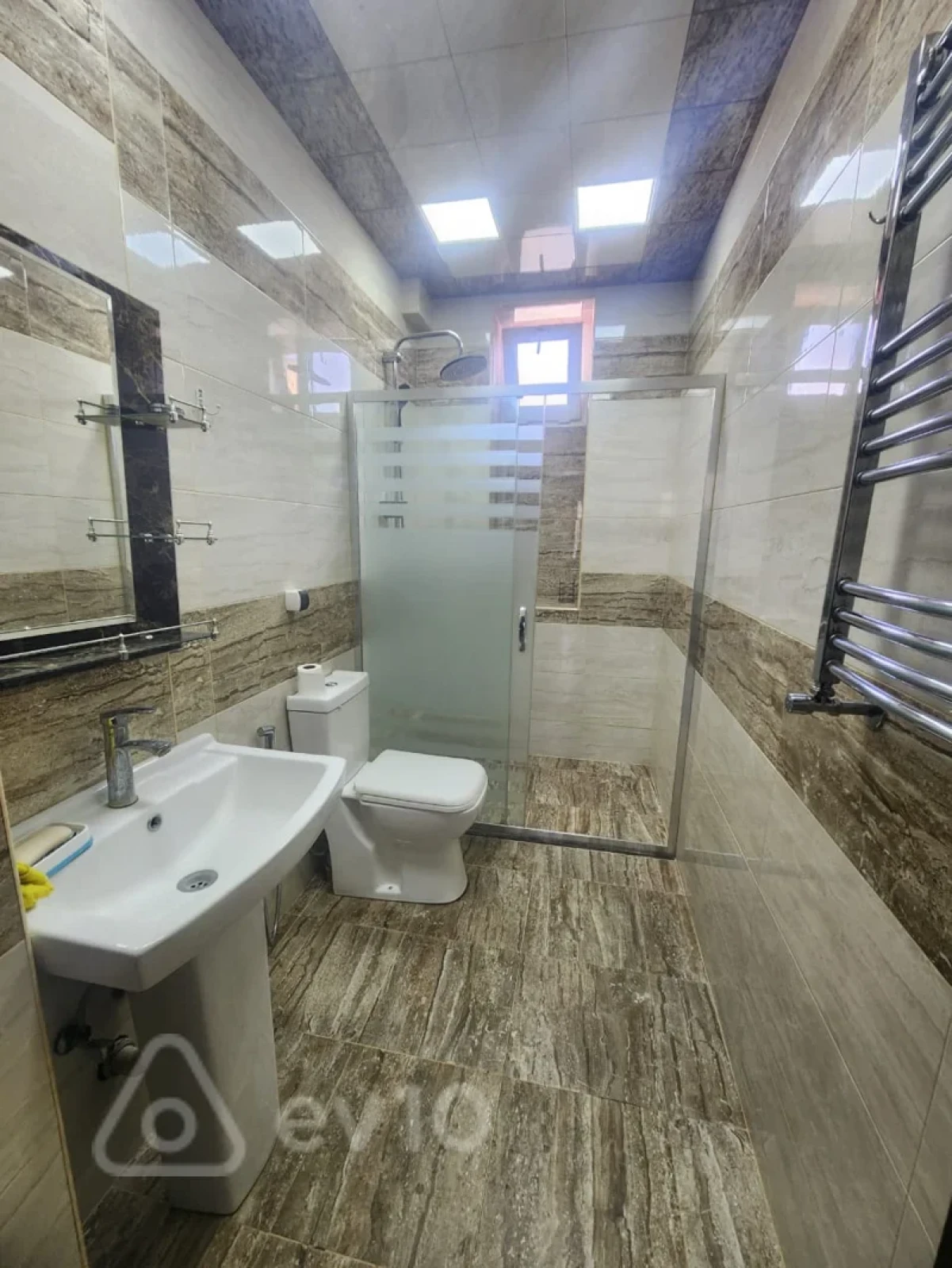 Kirayə verilir 3 otaqlı köhnə tikili 70 m²