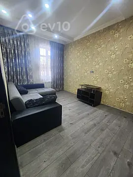 Kirayə verilir 3 otaqlı köhnə tikili 70 m²