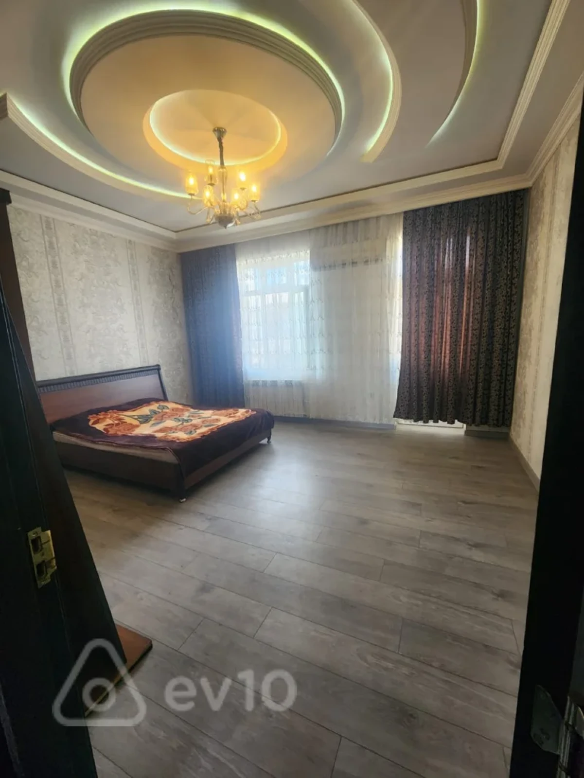 Kirayə verilir 3 otaqlı köhnə tikili 70 m²